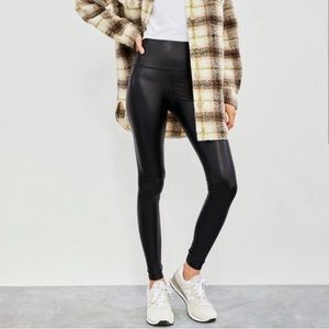 Aritzia Wilfred free Daria pants. Size M